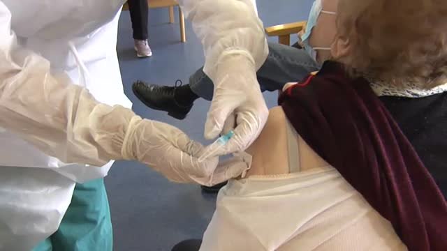 Sanidad incluye al grupo de 45 a 55 años en el plan de vacunación