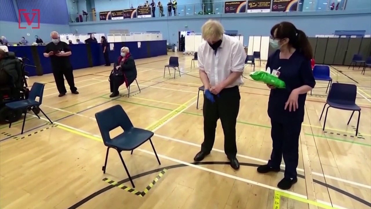 Boris Johnson Compares Himself to O.J. Simpson After Struggling to Put on Gloves