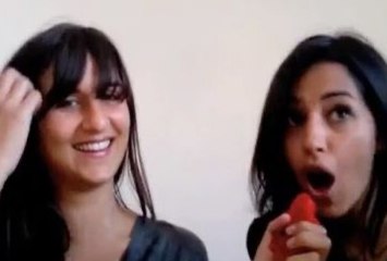 Leïla Bekhti et Geraldine Nakache se dévoilent dans un sketch hilarant