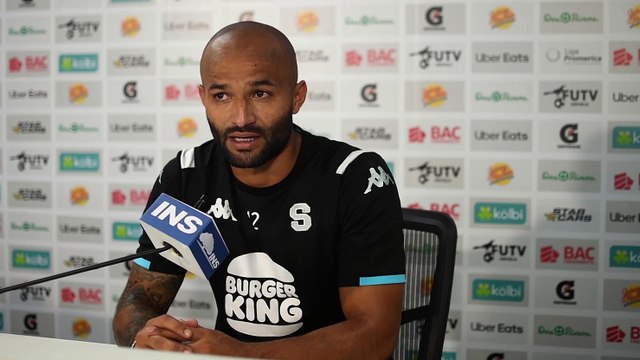 ext-jugadores-morados-atienden-a-la-prensa-170221