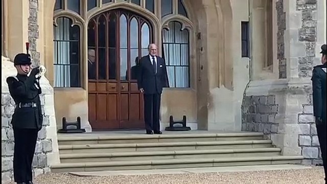 Príncipe Felipe, esposo de la reina Isabel II, hospitalizado por precaución