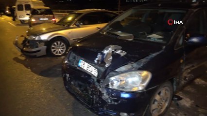 Buzdan kayan 15 araç birbirine girdi: 1'i ağır 4 yaralı