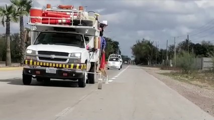 ¡Por los ciclistas! Ya pintan línea en la carretera Los Mochis-Topo