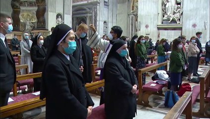 Papa celebra missa no início da Quaresma