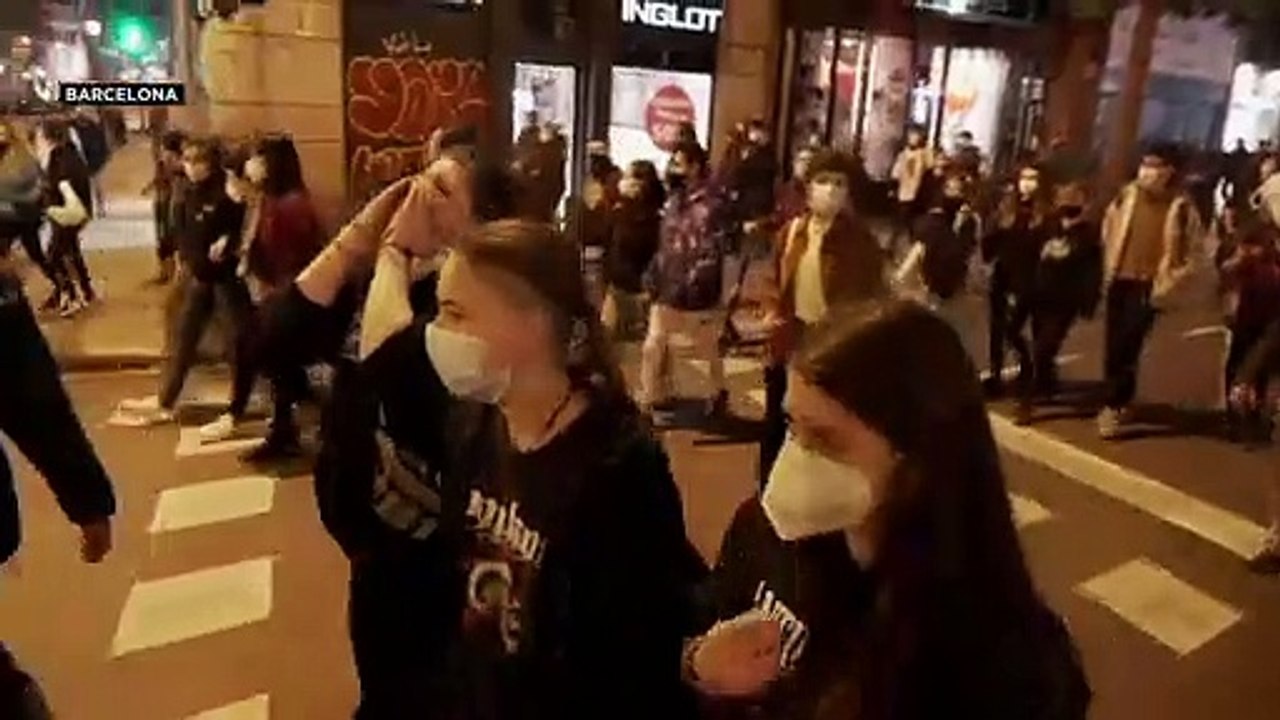 Segunda noche de disturbios en España para exigir la libertad del rapero Pablo Hasél