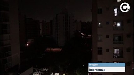 Chuva forte e ventania no bairro Jardim Camburi, em Vitória