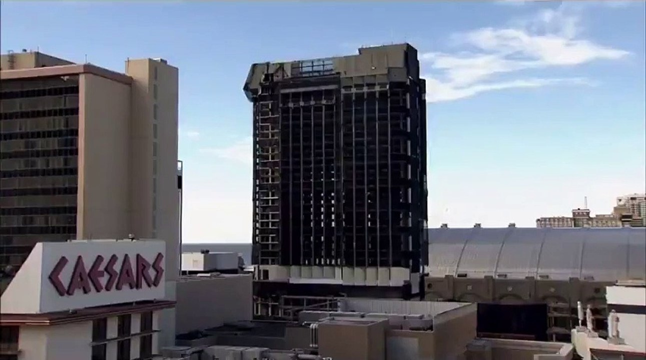 Demolieron el casino construido por Donald Trump en Atlantic City: el momento de la implosión