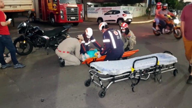 Mulher fica ferida em acidente de trânsito na Rua Jacarezinho, no São Cristóvão