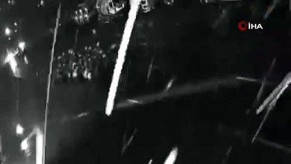 Sürüyi fark etmeyen sürücü hayvanların arasına daldı