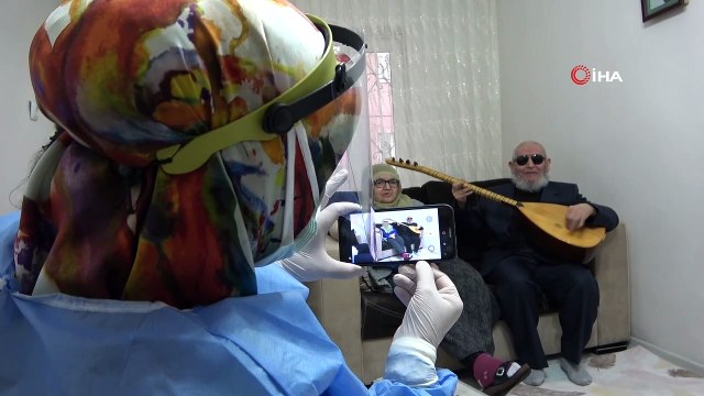 Hanifi Dede'den aşı için gelen sağlıkçılara sazlı sözlü “korona” bestesi
