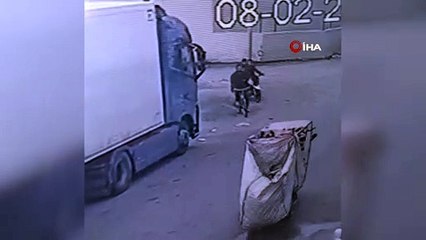 Bisikletle giderken böyle kapkaça uğradı