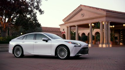 2021 Toyota Mirai Limited Exterior Design in Oxygen White