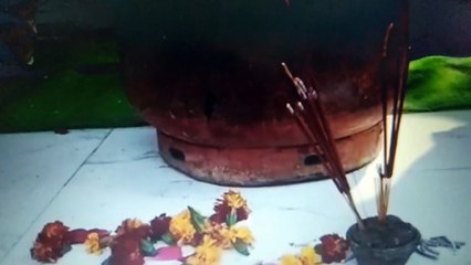 गैस सिलेंडर के बढ़ते दामों को लेकर कांग्रेस का अनोखा व‍िरोध प्रदर्शन, LPG स‍िलेंडर का मृत्युभोज का आयोजन