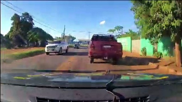 Vídeo mostra ação da PRF recuperando caminhonete levada por marginais