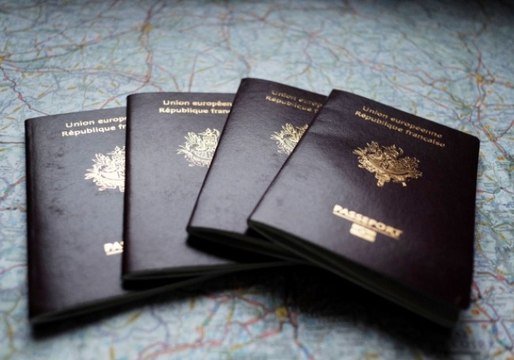 Comment une femme a été utilisée par son mari pour obtenir la nationalité française et faire venir son autre épouse