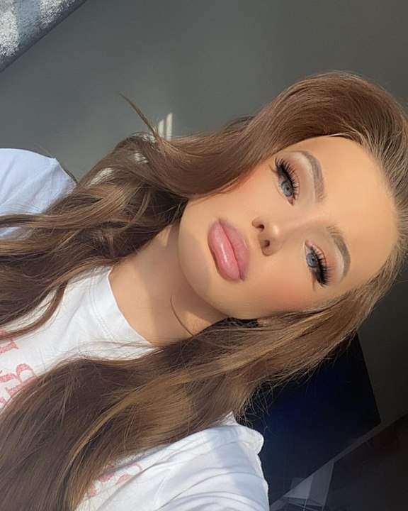 Cette conductrice de bus affirme être trop belle pour faire ce métier, même si elle aime ce job