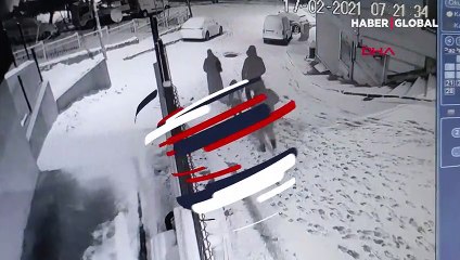 Çocuklarıyla beraber son anda kurtuldular