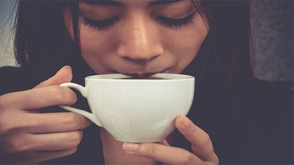 चाय कॉफी पीने से पहले एक गिलास पानी पीना क्यों है जरूरी, जानें वजह | Boldsky