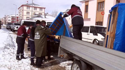 Van Büyükşehir Belediyesi'nden sokak hayvanlarına sıcak yuva
