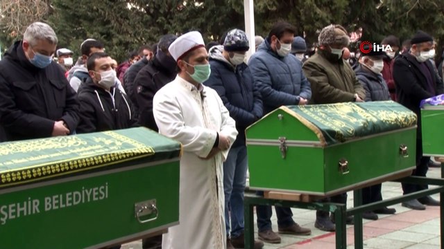 Katledilen ailenin cenazeleri son yolculuğuna uğurlandı