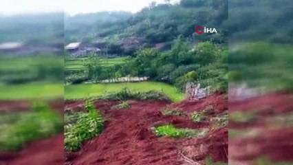 - Endonezya'daki heyelanda ölü sayısı 18'e yükseldi