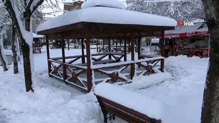 Balıkesir'de kar yüksekliği 41 santim ile son 83 yılın rekorunu kırdı