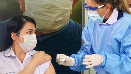 Aplican las primeras vacunas contra el covid-19 en Bogotá