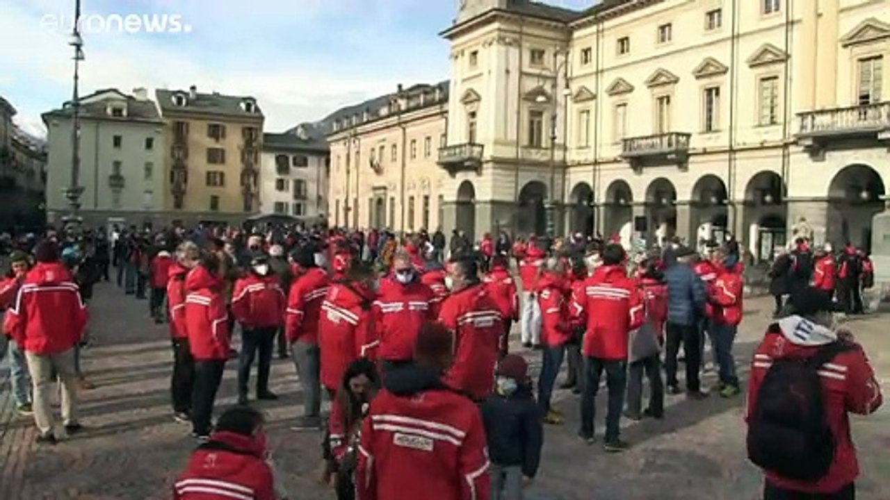 Montagna: in 400 in piazza ad Aosta per chiedere "ristori subito"