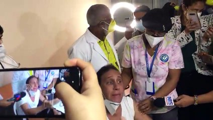 Doctor Cruz Jiminián asegura que vacuna contra COVID-19 "no duele nada"