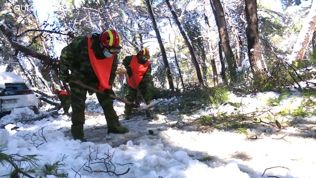 Αττική: «Μπαλάκι» οι ευθύνες για τις διακοπές ρεύματος