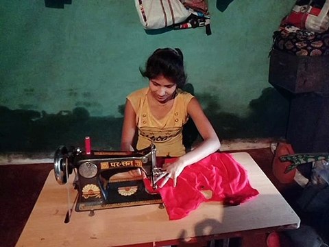 सिलाई सीखकर 9 हजार रूपये प्रतिमाह कमा रही है भूरी मीणा
