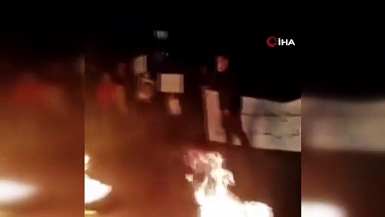 Lübnan’da Beyrut patlamasında yakınlarını kaybeden ailelerden protesto