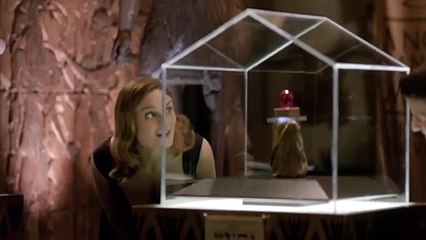 Bones 5x05 - "what goes on between us, that should just be ours"