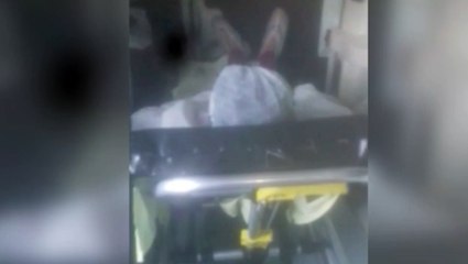 Mulher reclama ao ser trazida de Londrina a Cascavel em carro da saúde com paciente Covid-19: ‘falta de respeito’