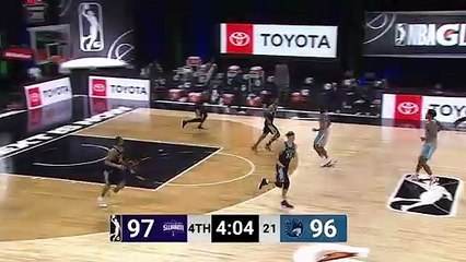 Zylan Cheatham throws it down!