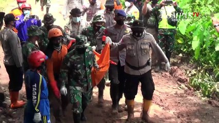Longsor Nganjuk 20 Korban Berhasil Ditemukan