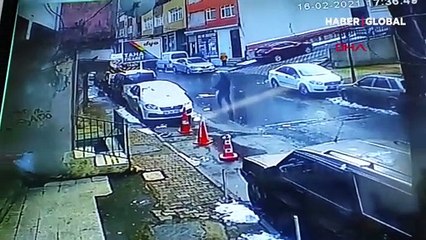 Balkonun çöktüğü anlar saniye saniye kamerada