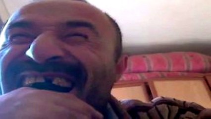 Hunharca Gülen Adam