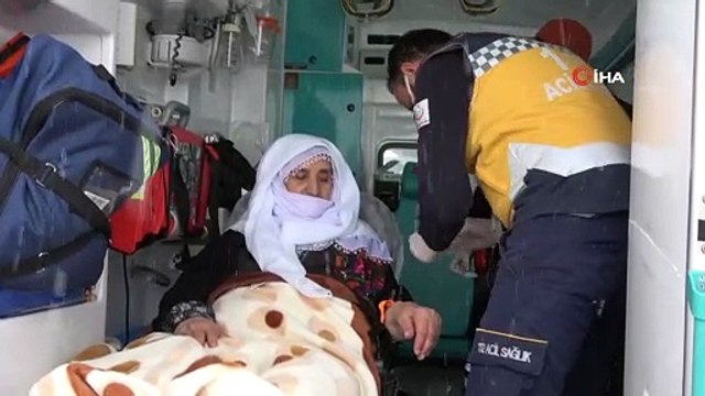 Ekipler diyaliz hastası yaşlı kadın için seferber oldu