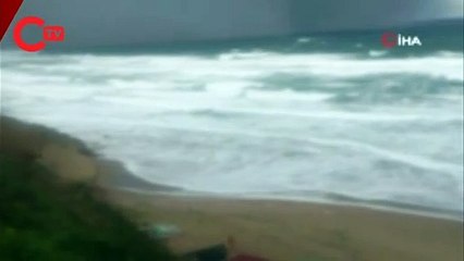 Yurttaşlar görüntüledi! Hortum anı kamerada