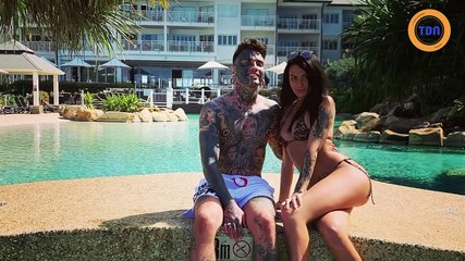 Il montre son visage sans tatouages pour la première fois à sa petite amie