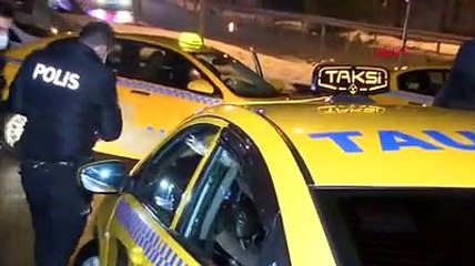 Kokudan şüphelenen müşteriler taksideki uyuşturucuyu yakalattı
