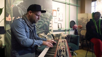 Zoe Wees live dans #LeDriveRTL2 (18/02/21)