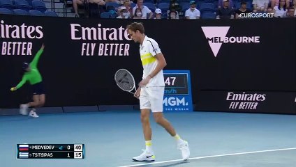 46 coups gagnants pour une perf' XXL : Medvedev a surclassé Tsitsipas