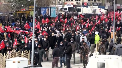 HAKKARİ - Gara'da 13 Türk vatandaşının şehit edilmesine Hakkari'de tepki gösterildi (2)