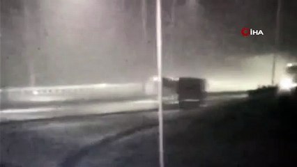 Otobandaki ters şerit faciası kamerada...Ters şeritten gidip otobüse böyle çarptılar