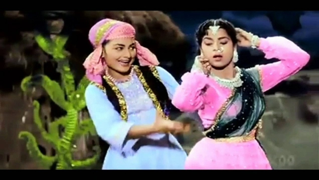 Reshmi Salwar Kurta Gali Ka Roop Saha Nahi Jaye Nakhrey Wali Ka.