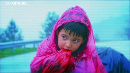 Emergenza rifiuti, le discariche galleggianti nei fiumi dei Balcani