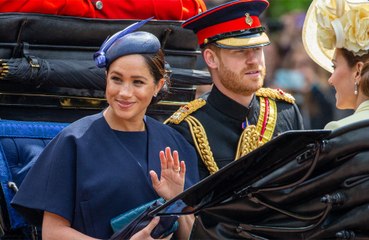 Rainha Elizabeth destitui Harry e Meghan de títulos reais