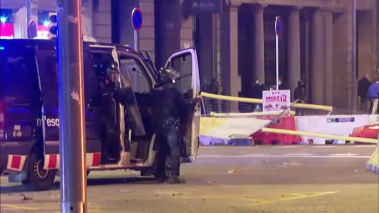 Quiénes son los grupos violentos de las revueltas en Barcelona, según los Mossos